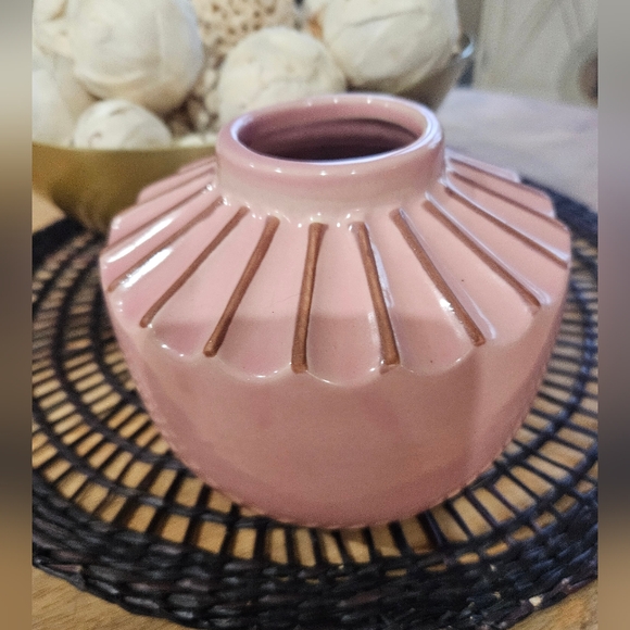 Pink Vase - Picture 3 of 8